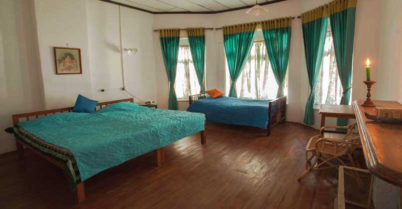Kodaikanal Bed and Breakfast Royal Suite Room
